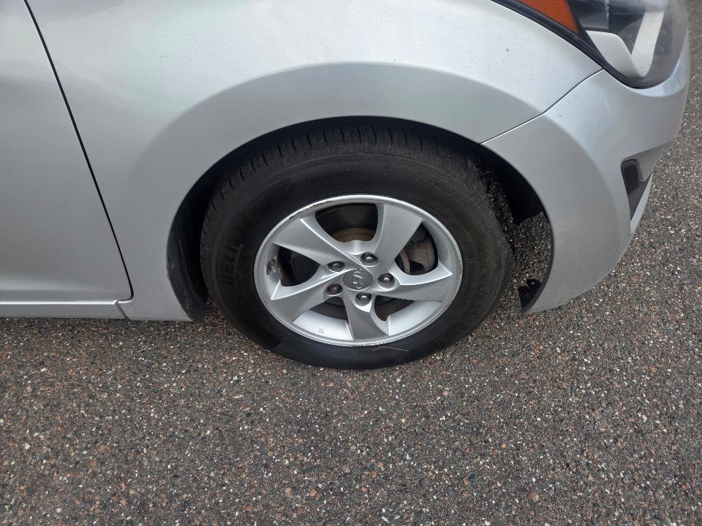 2014 Hyundai Elantra - $2,997