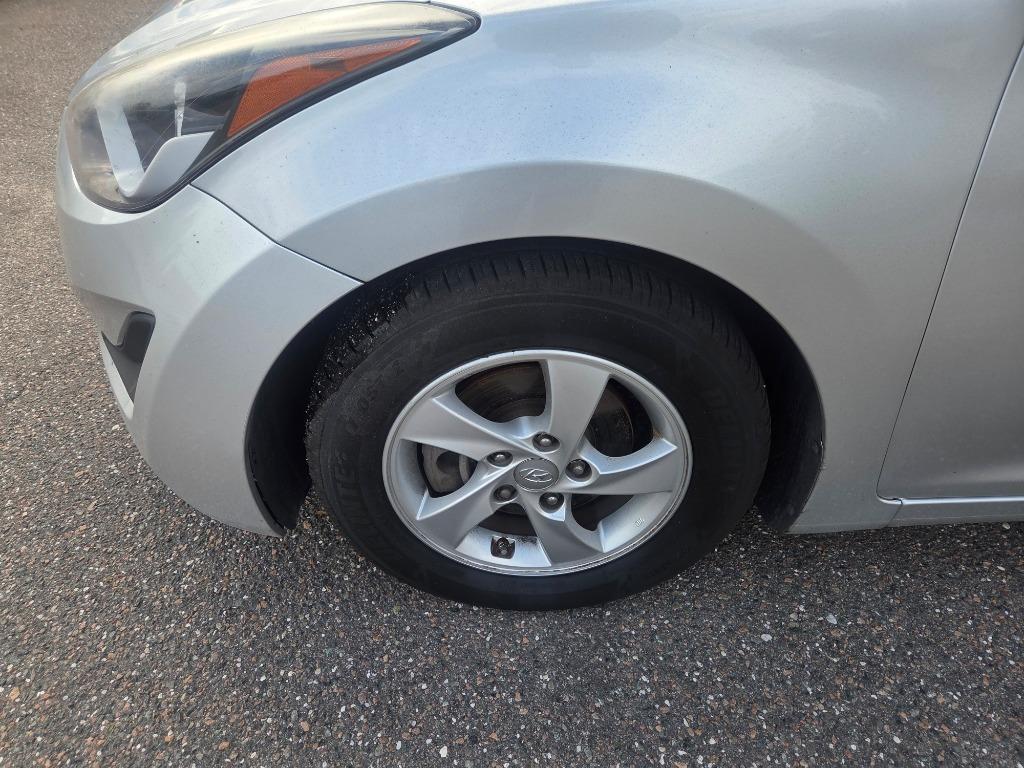 2014 Hyundai Elantra - $2,997