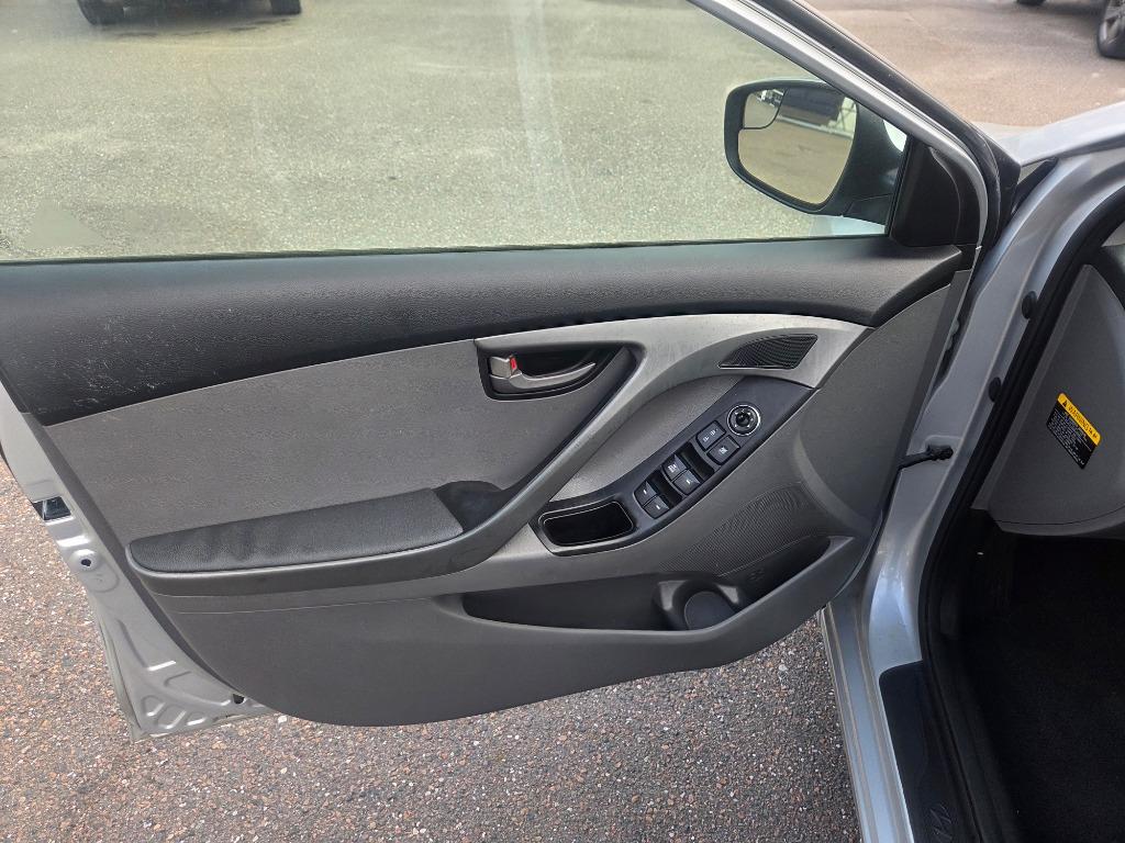 2014 Hyundai Elantra - $2,997