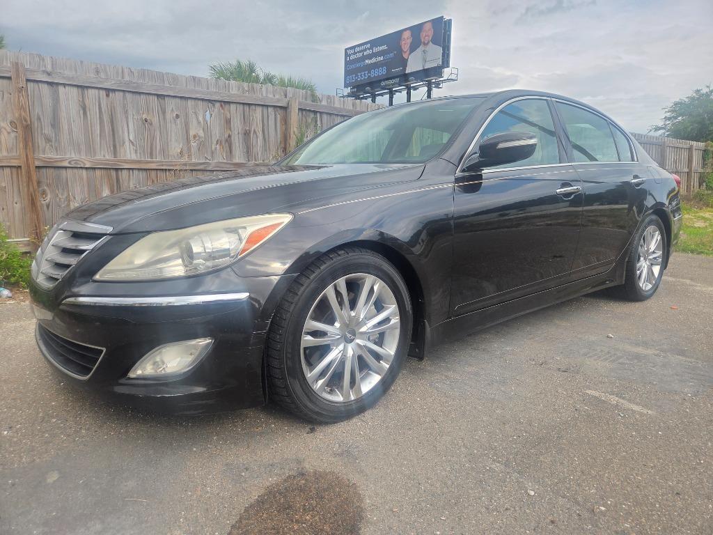 Black 2014 Hyundai Genesis 3.8 RWD Sedan Rear-Wheel Drive Automatic