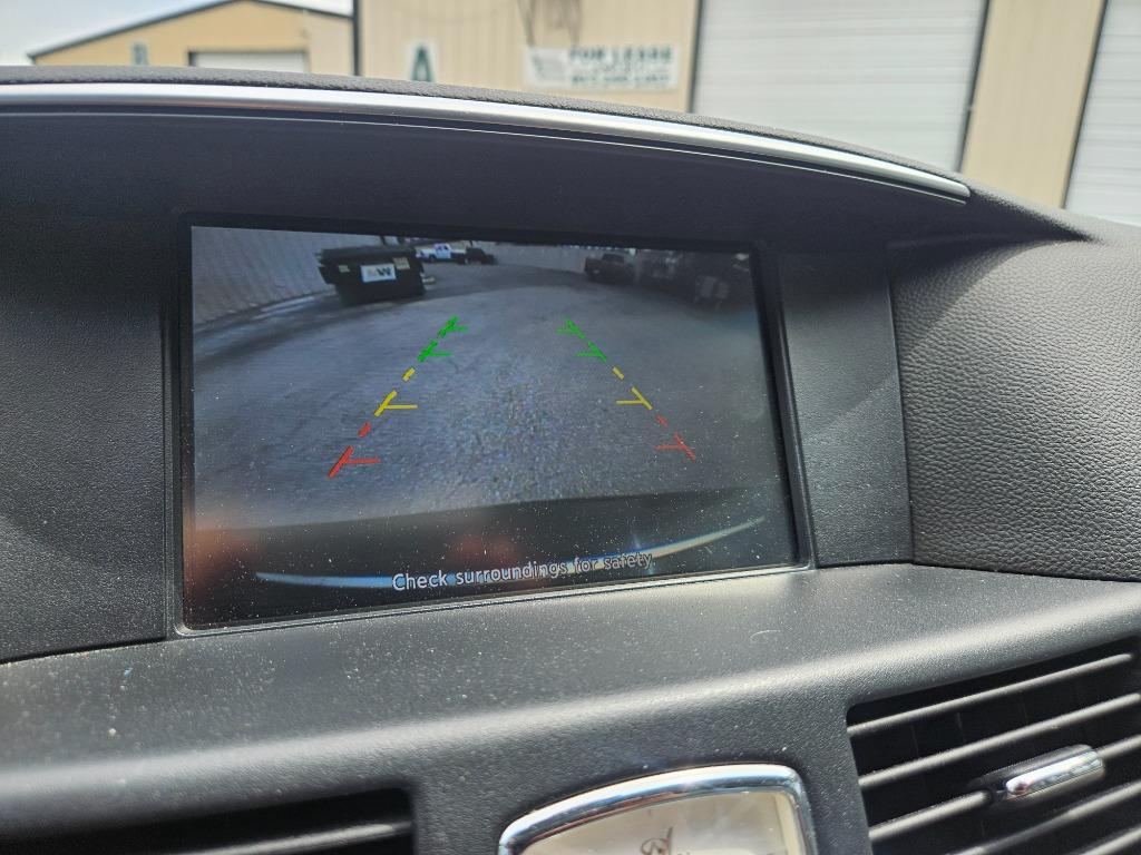 2011 Infiniti M37 photo