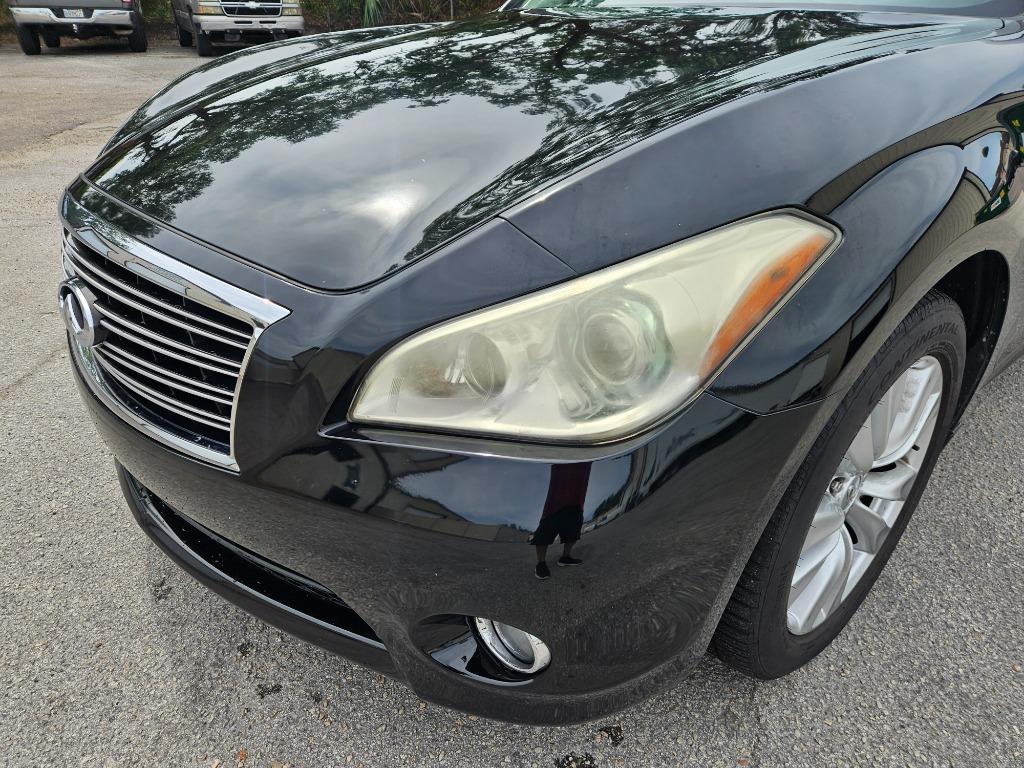 2011 Infiniti M37 photo