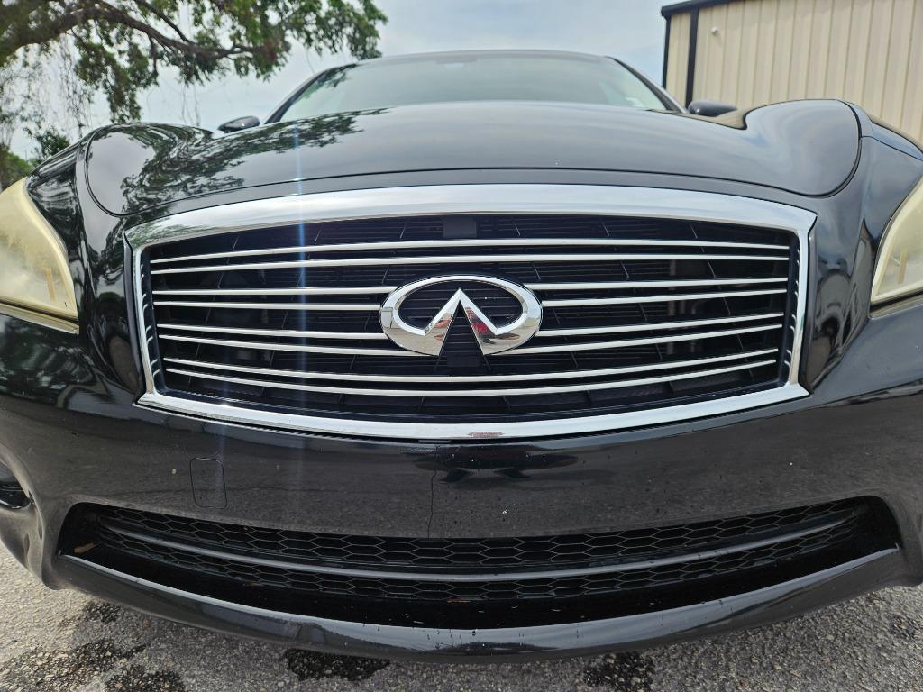 2011 Infiniti M37 photo