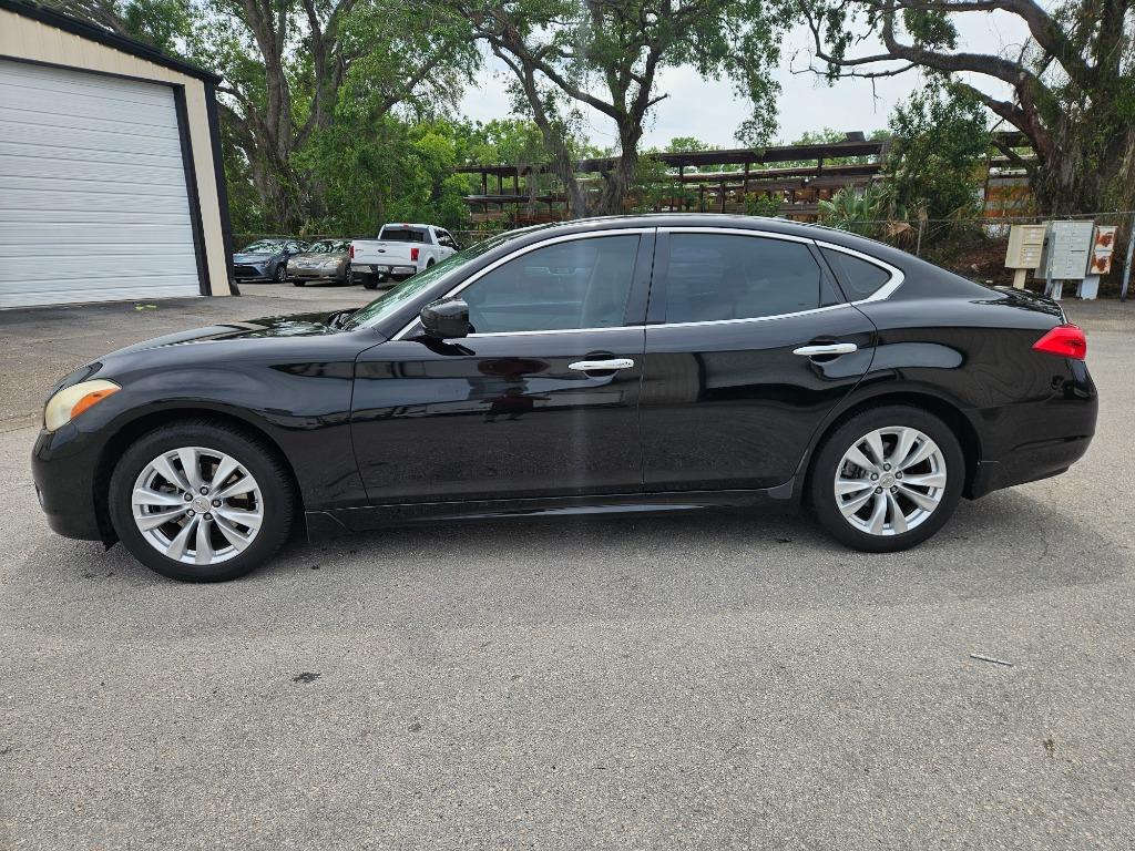 2011 Infiniti M37 photo
