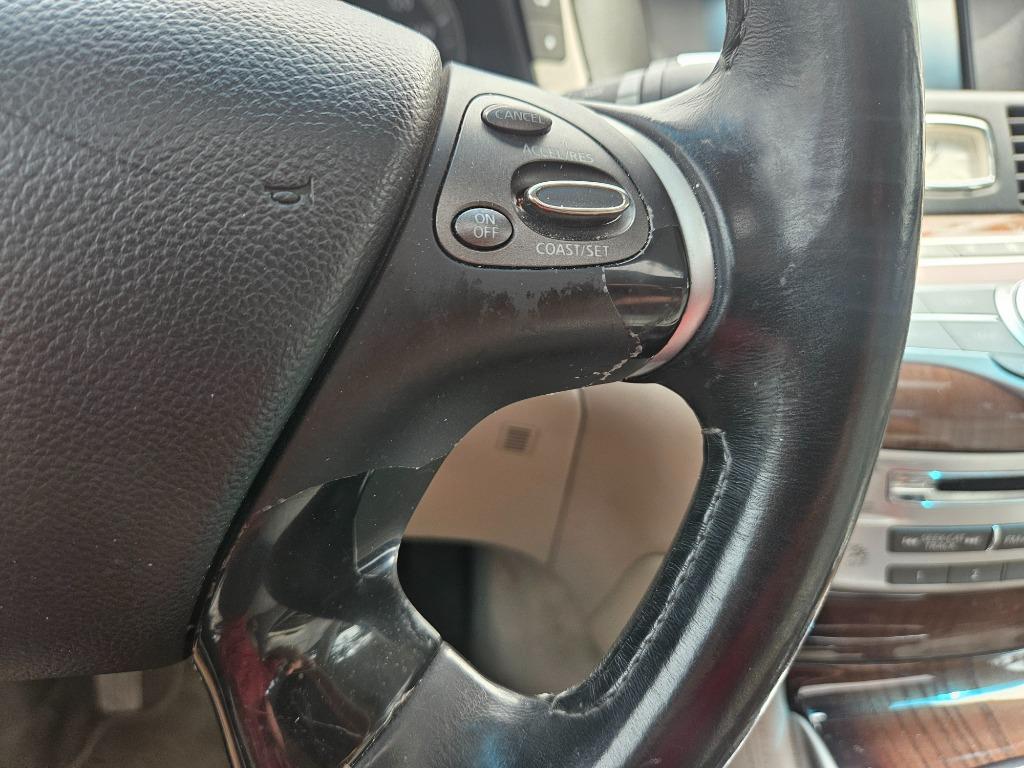 2011 Infiniti M37 photo