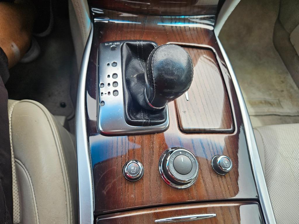 2011 Infiniti M37 photo
