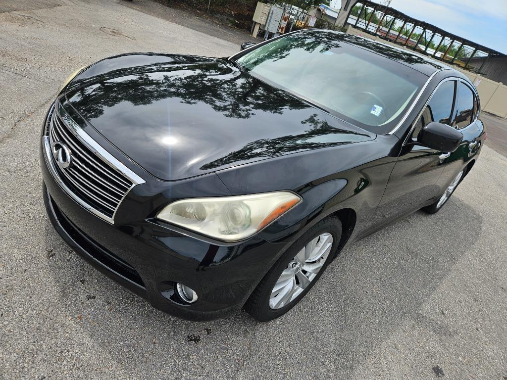 2011 Infiniti M37 photo