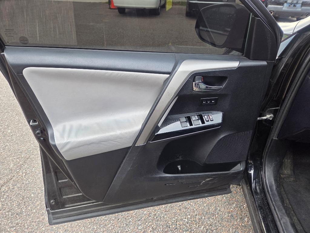 2017 Toyota RAV4 - $9,990