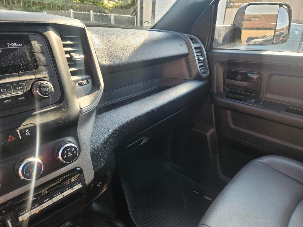 2021 RAM 3500 CAB/Chassis TRADESMAN photo