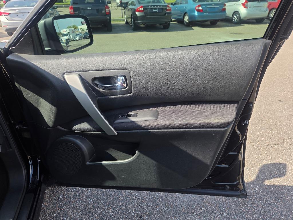 2015 Nissan Rogue - $3,497