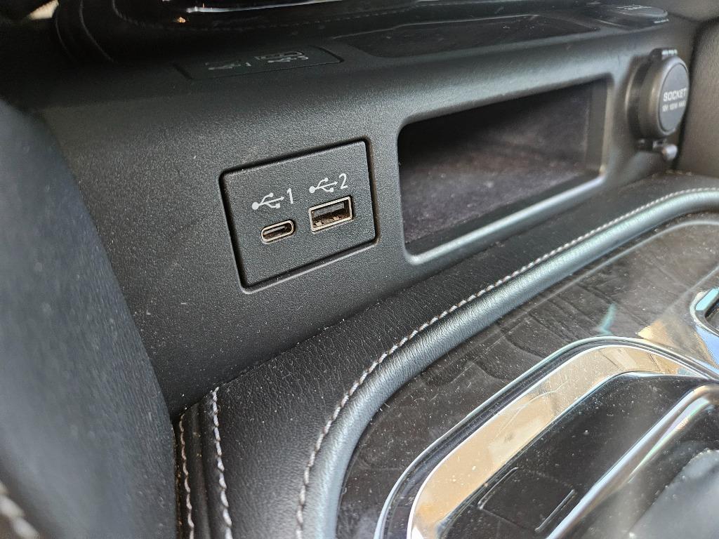 2021 Infiniti QX80 Luxe photo