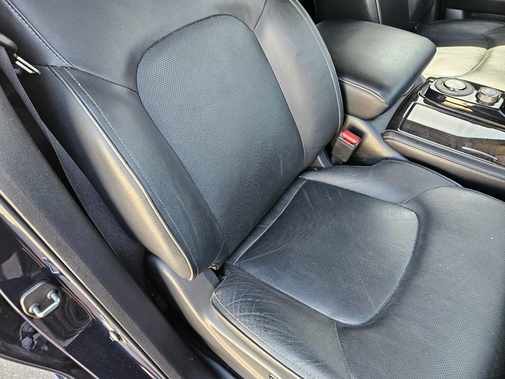 2021 Infiniti QX80 Luxe photo