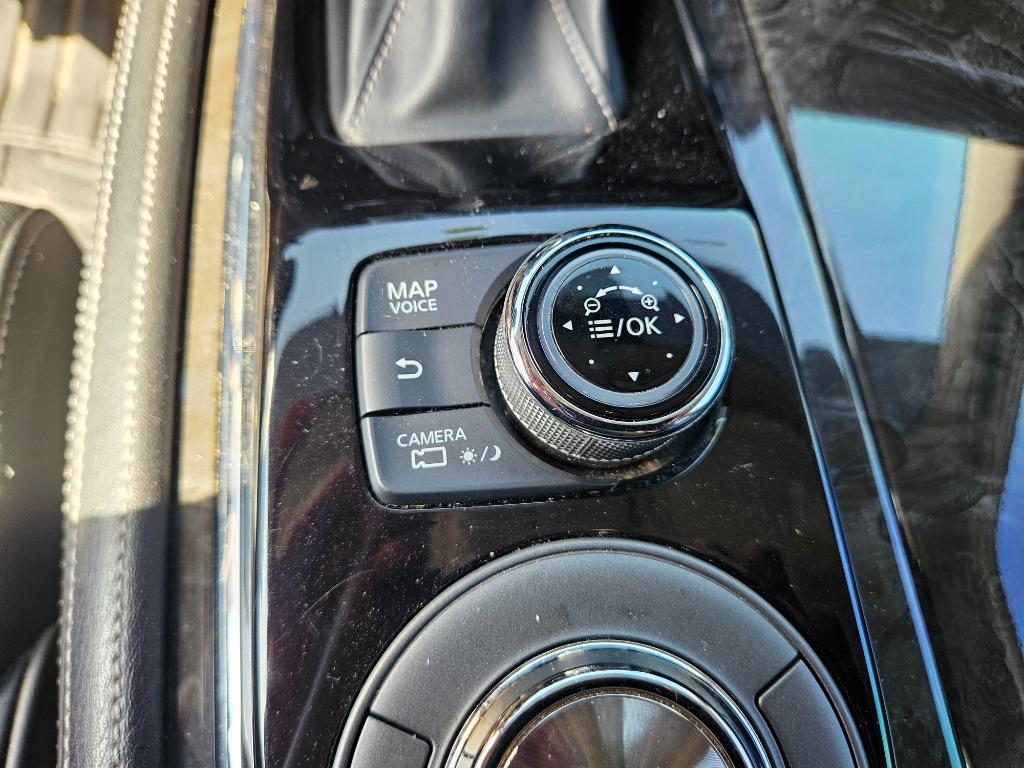 2021 Infiniti QX80 Luxe photo