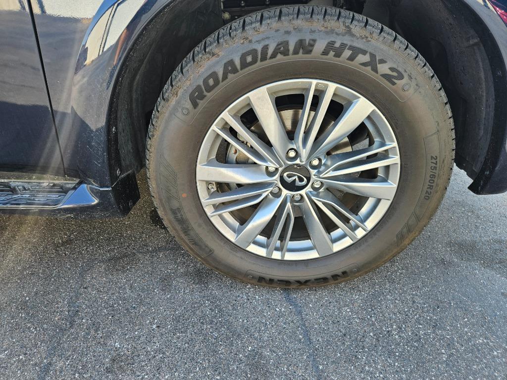 2021 Infiniti QX80 Luxe photo