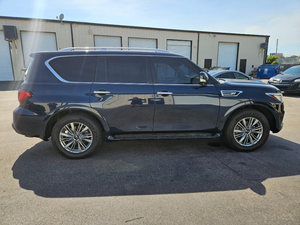 2021 Infiniti QX80 Luxe photo