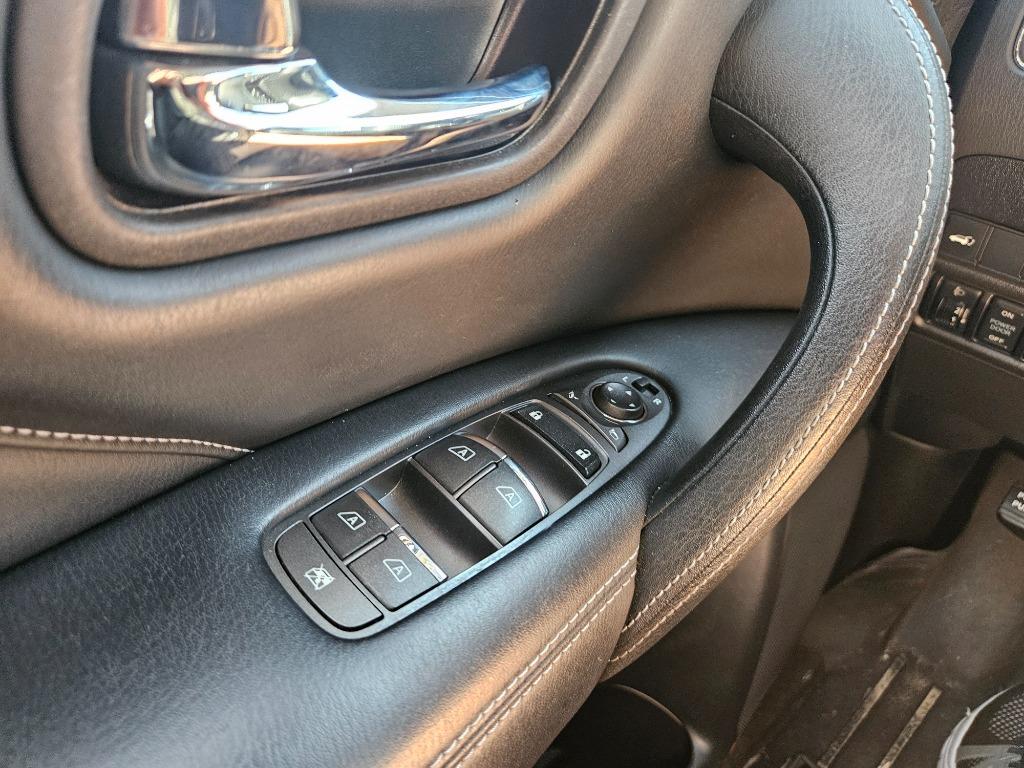 2021 Infiniti QX80 Luxe photo