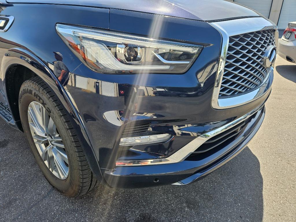 2021 Infiniti QX80 Luxe photo