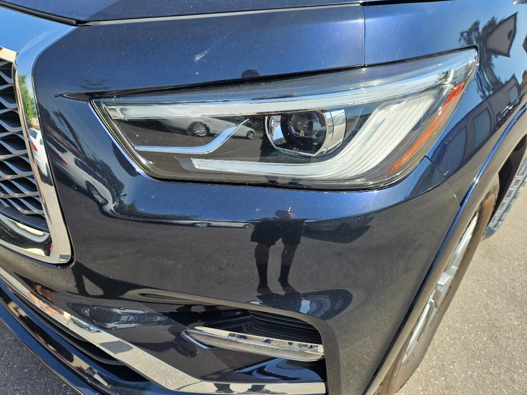 2021 Infiniti QX80 Luxe photo