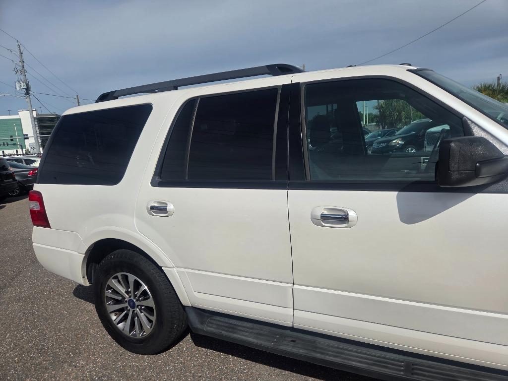 2017 Ford Expedition - $9,990