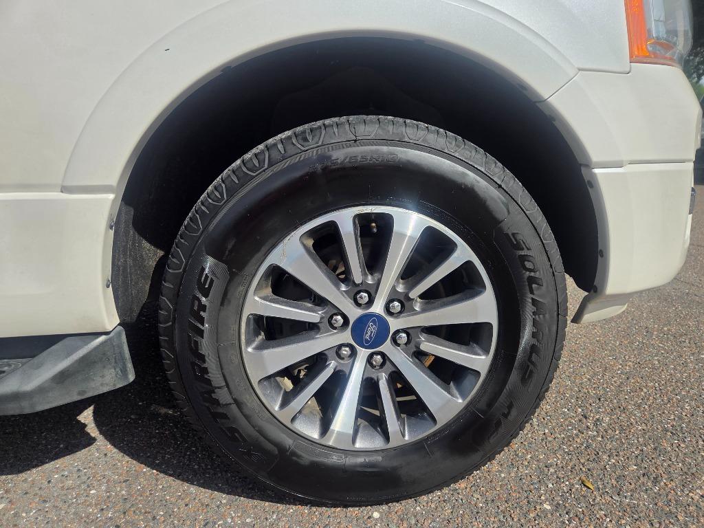 2017 Ford Expedition - $9,990