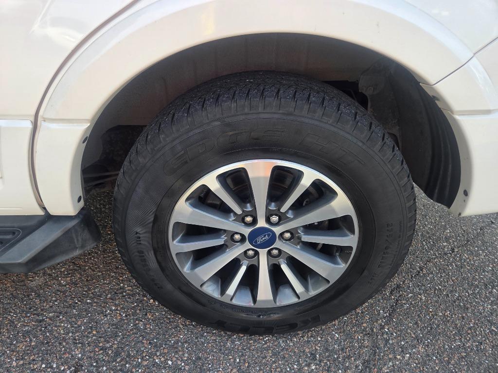 2017 Ford Expedition - $9,990