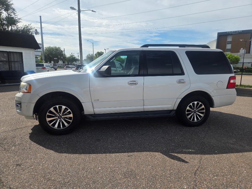 2017 Ford Expedition - $9,990