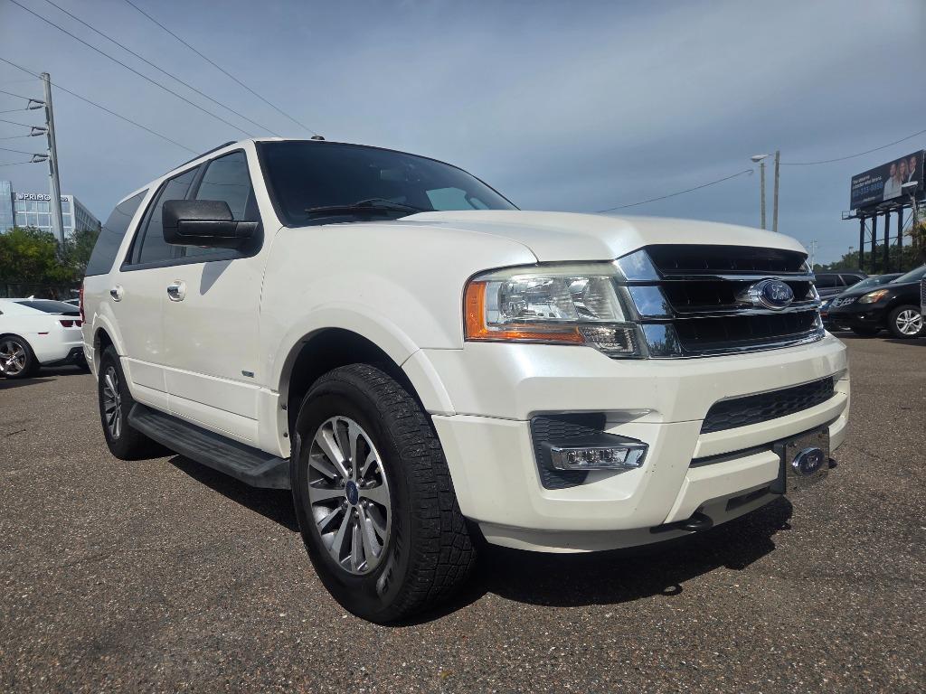 2017 Ford Expedition - $9,990