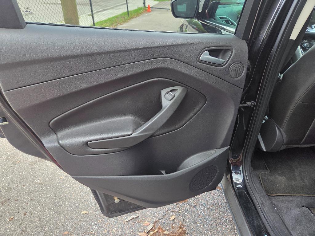 2013 Ford Escape - $2,497