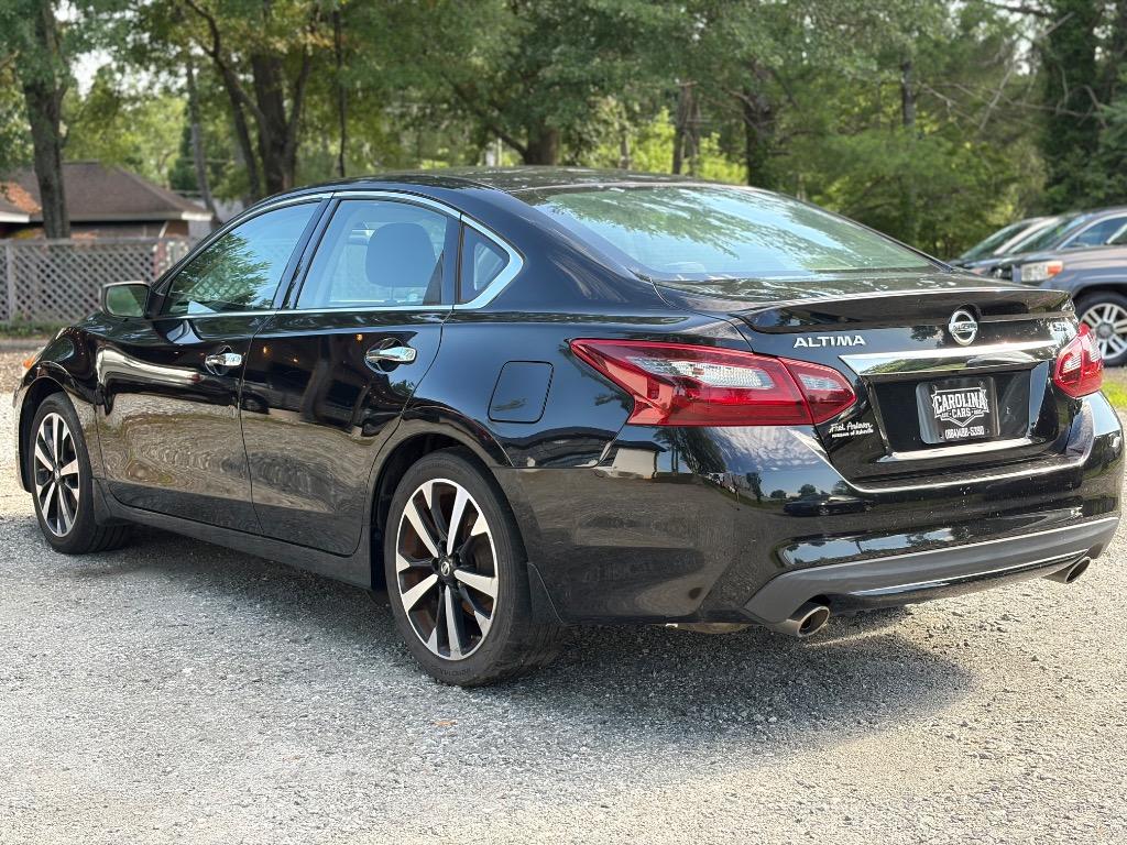 2018 Nissan Altima - $11,000