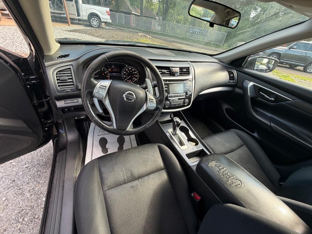 2018 Nissan Altima - $11,000