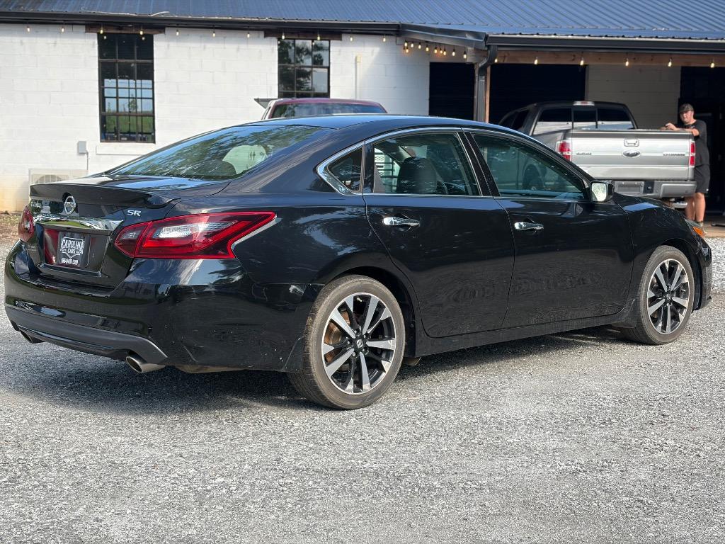 2018 Nissan Altima - $11,000