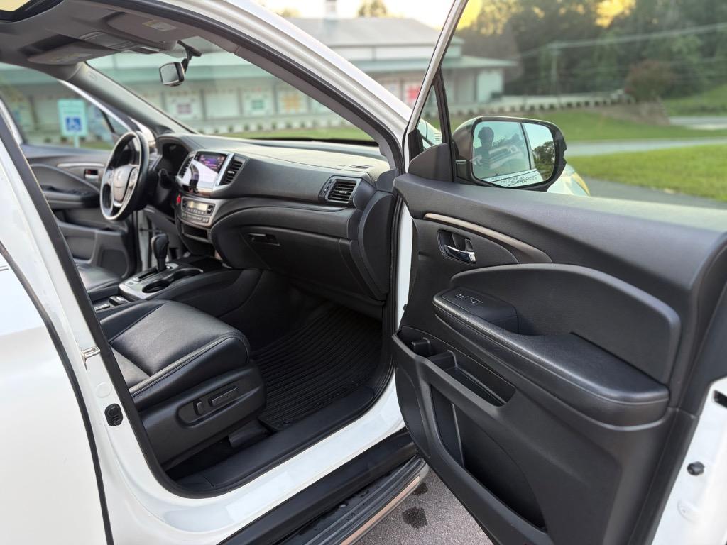 2017 Honda Pilot - $15,300