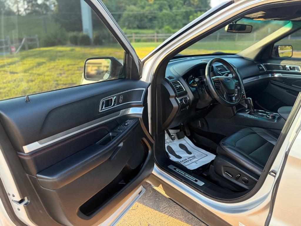 2016 Ford Explorer - $15,500
