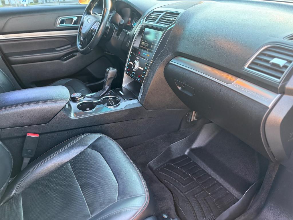 2016 Ford Explorer - $15,500