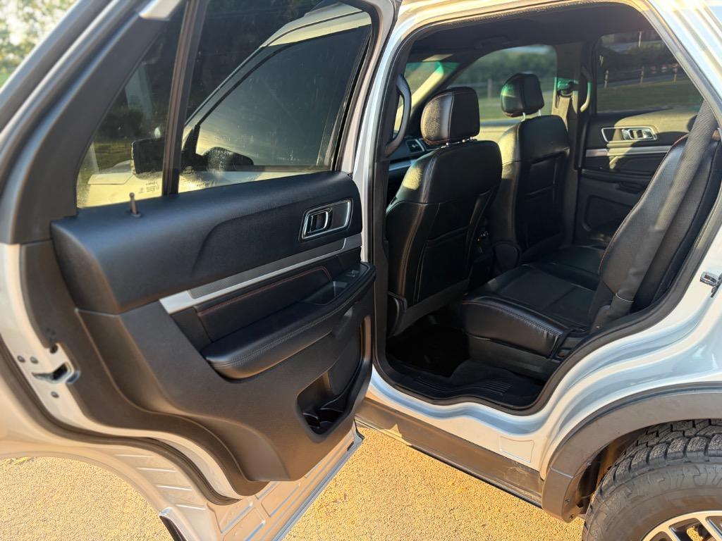 2016 Ford Explorer - $15,500