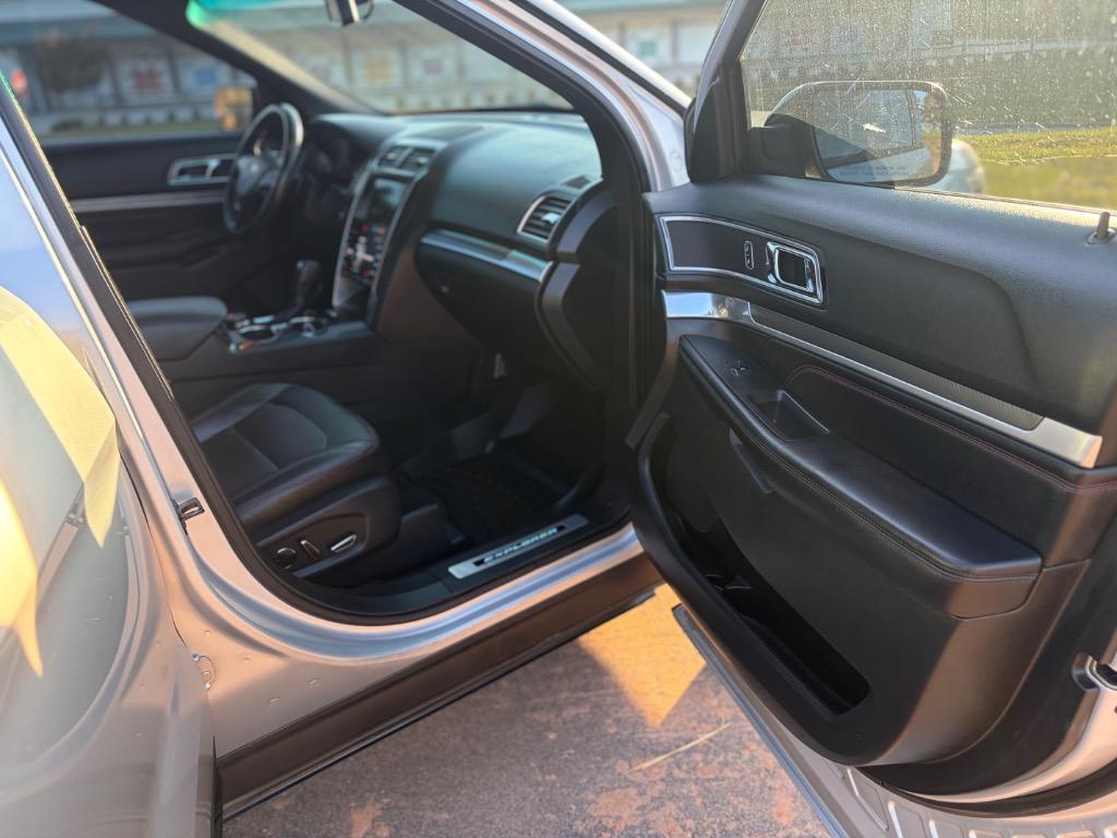 2016 Ford Explorer - $15,500