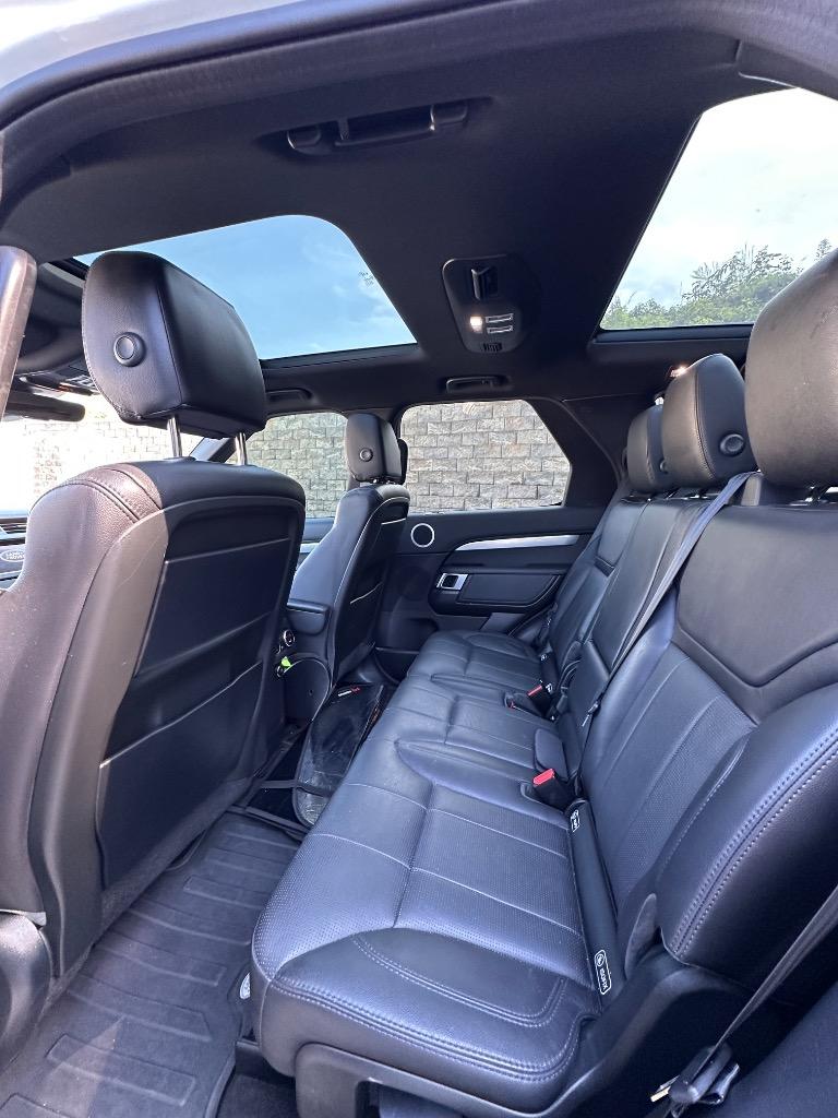 2020 Land Rover Discovery - $18,900