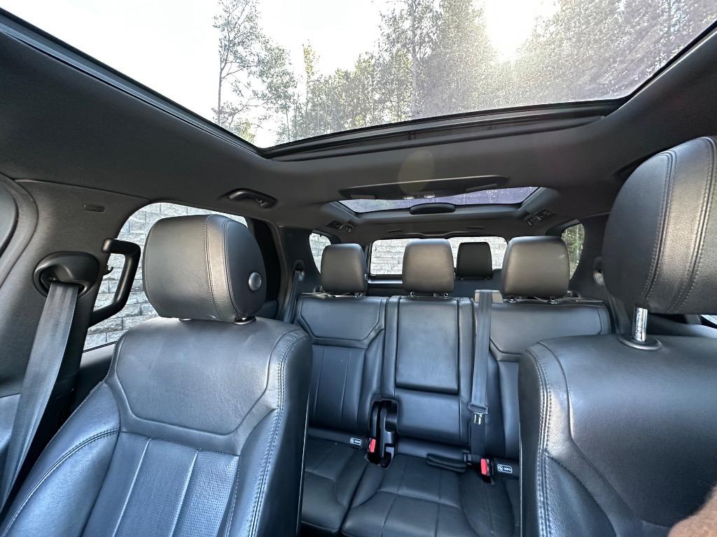 2020 Land Rover Discovery - $18,900