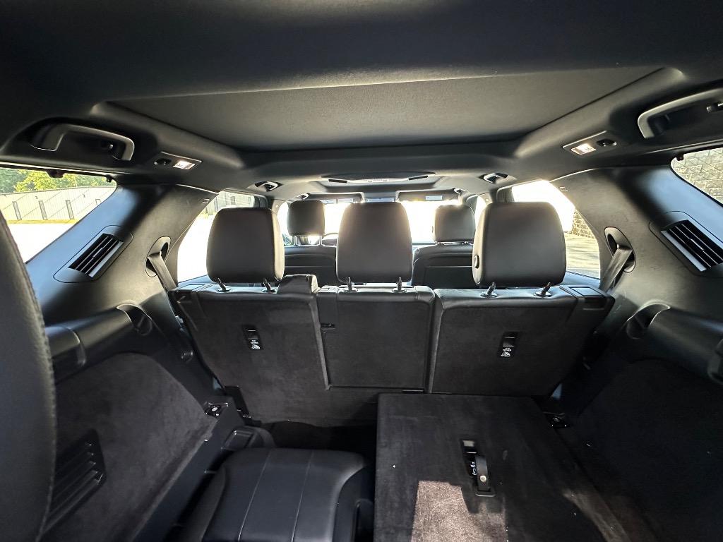 2020 Land Rover Discovery - $18,900