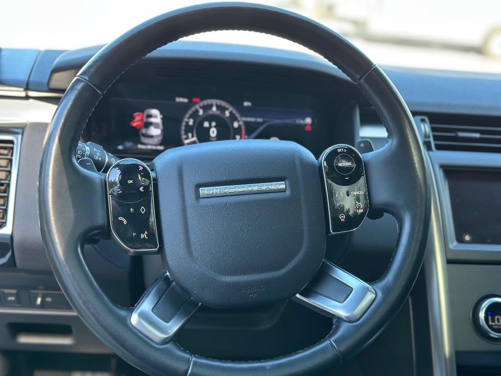 2020 Land Rover Discovery - $18,900