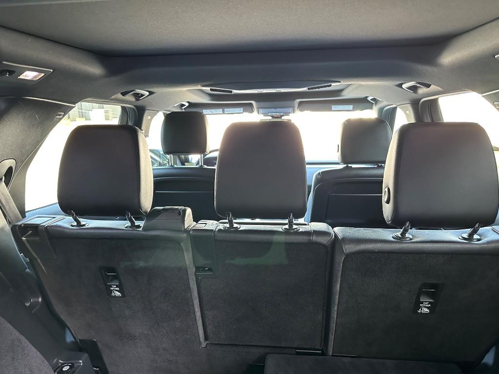 2020 Land Rover Discovery - $18,900
