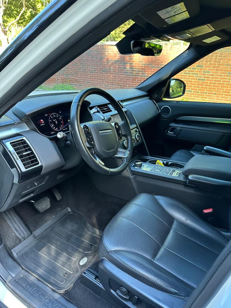 2020 Land Rover Discovery - $18,900