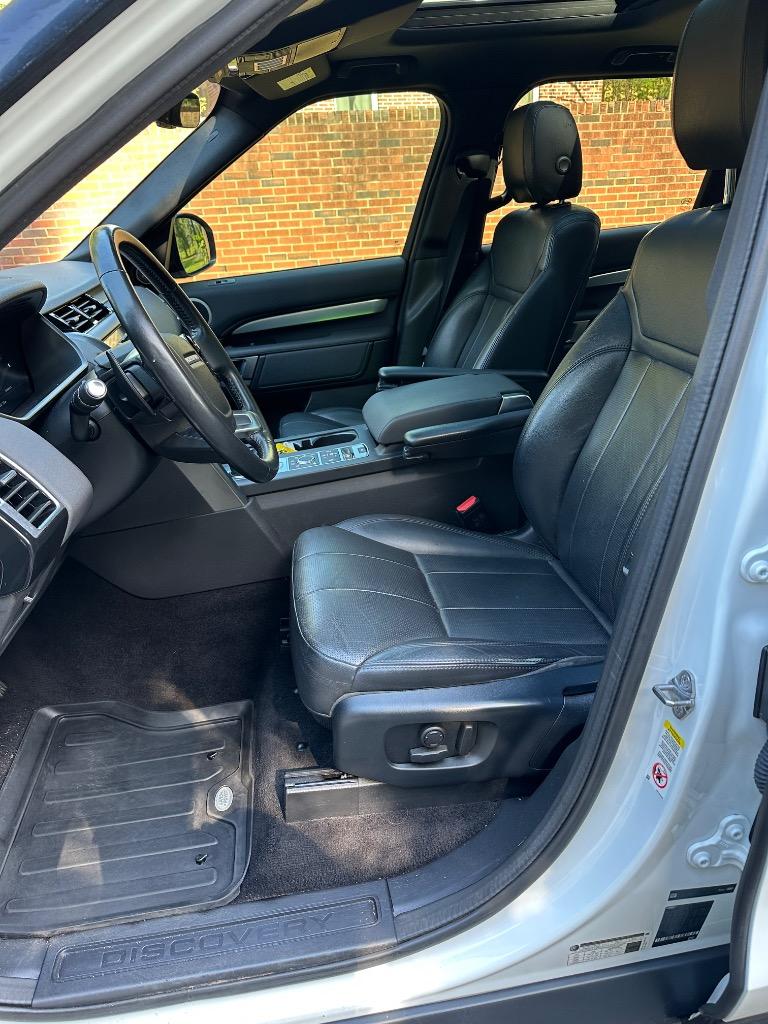 2020 Land Rover Discovery - $18,900