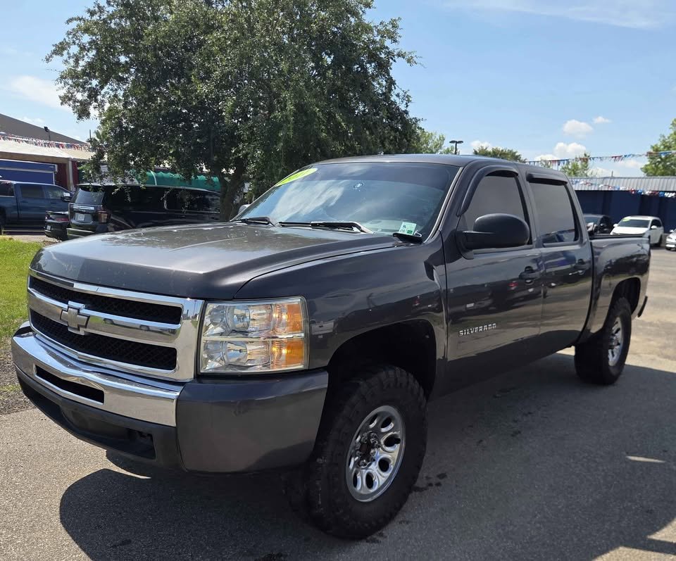 2011 Chevrolet Silverado - $8,500