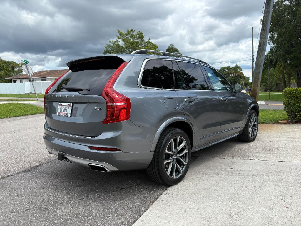 2017 Volvo XC90 - $16,000