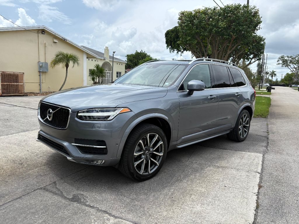 2017 Volvo XC90 - $16,000
