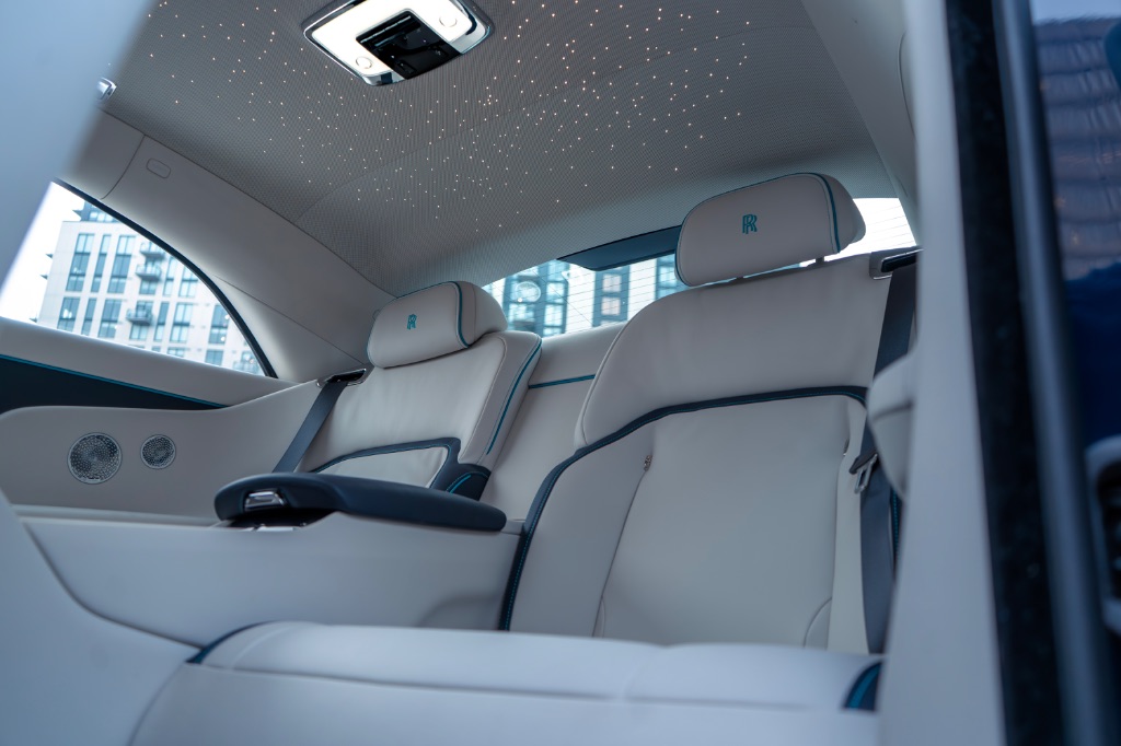 2024 Rolls Royce Spectre photo 12