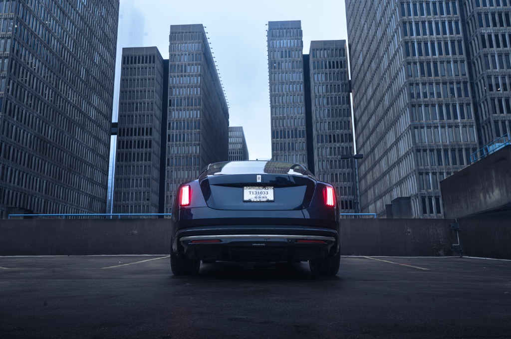 2024 Rolls Royce Spectre photo 3