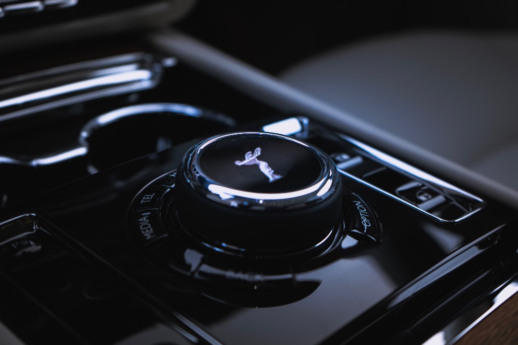 2024 Rolls Royce Spectre photo 9