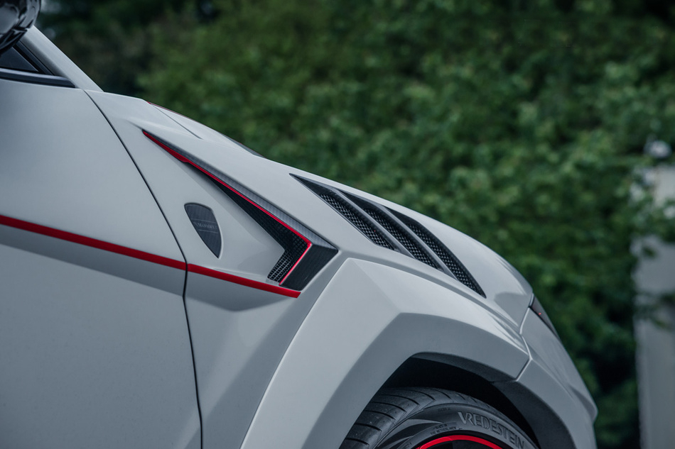 2020 Lamborghini URUS - $200,000